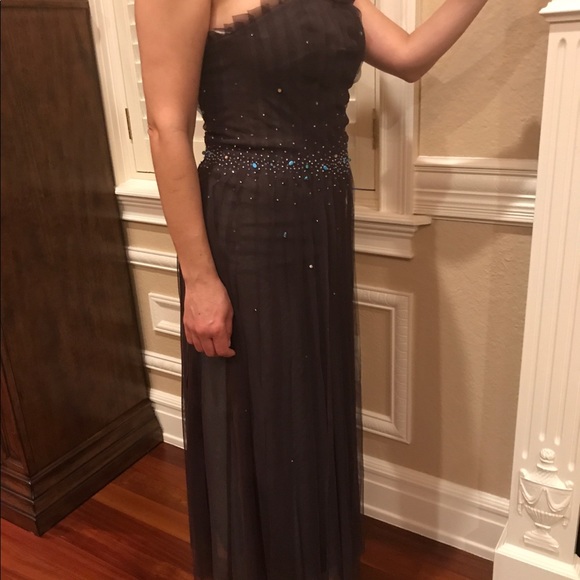 BCBG Max Azria gown - Picture 3 of 6